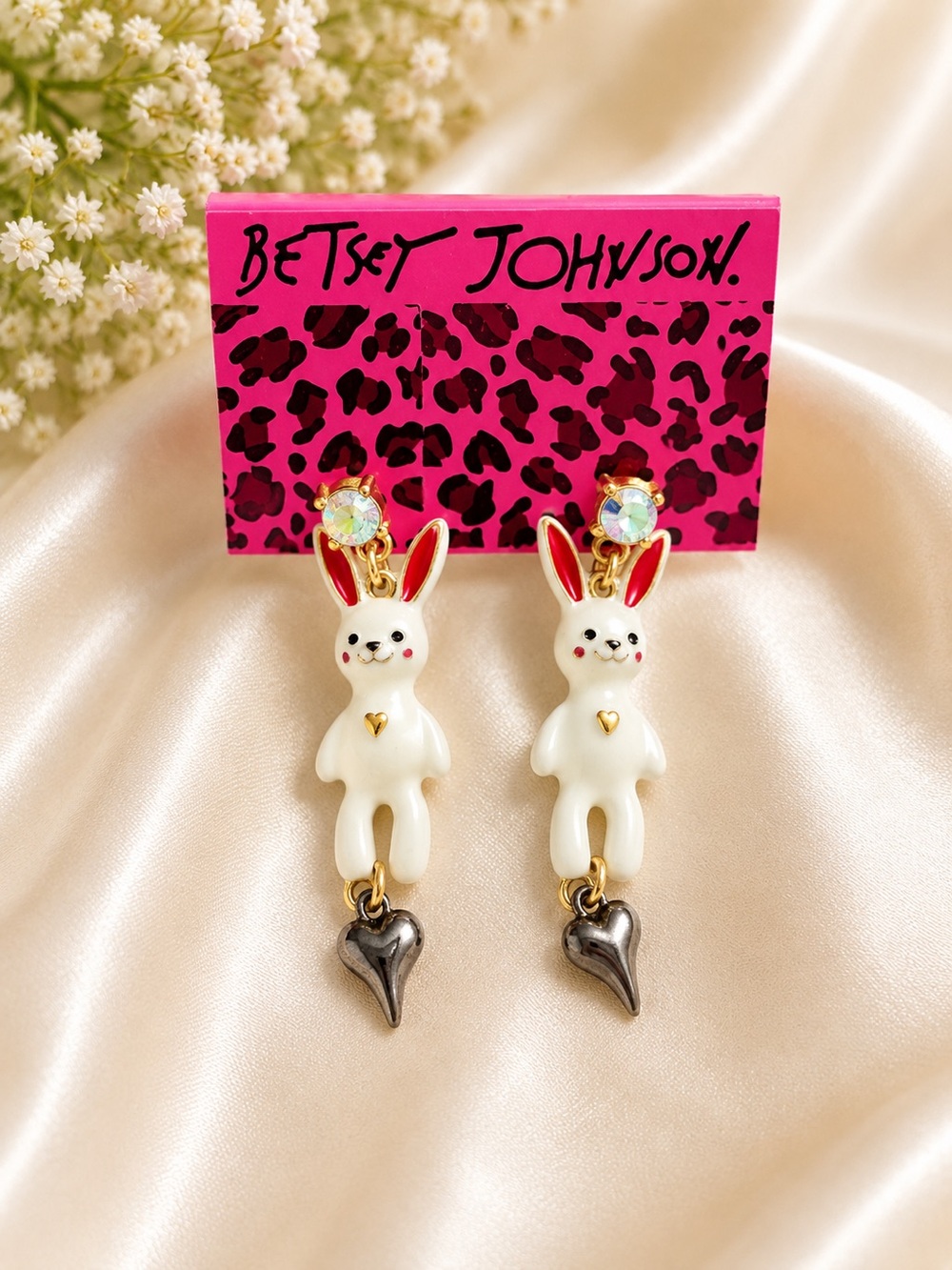 Betsey Johnson White Bunny Heart Drop Earrings NWT